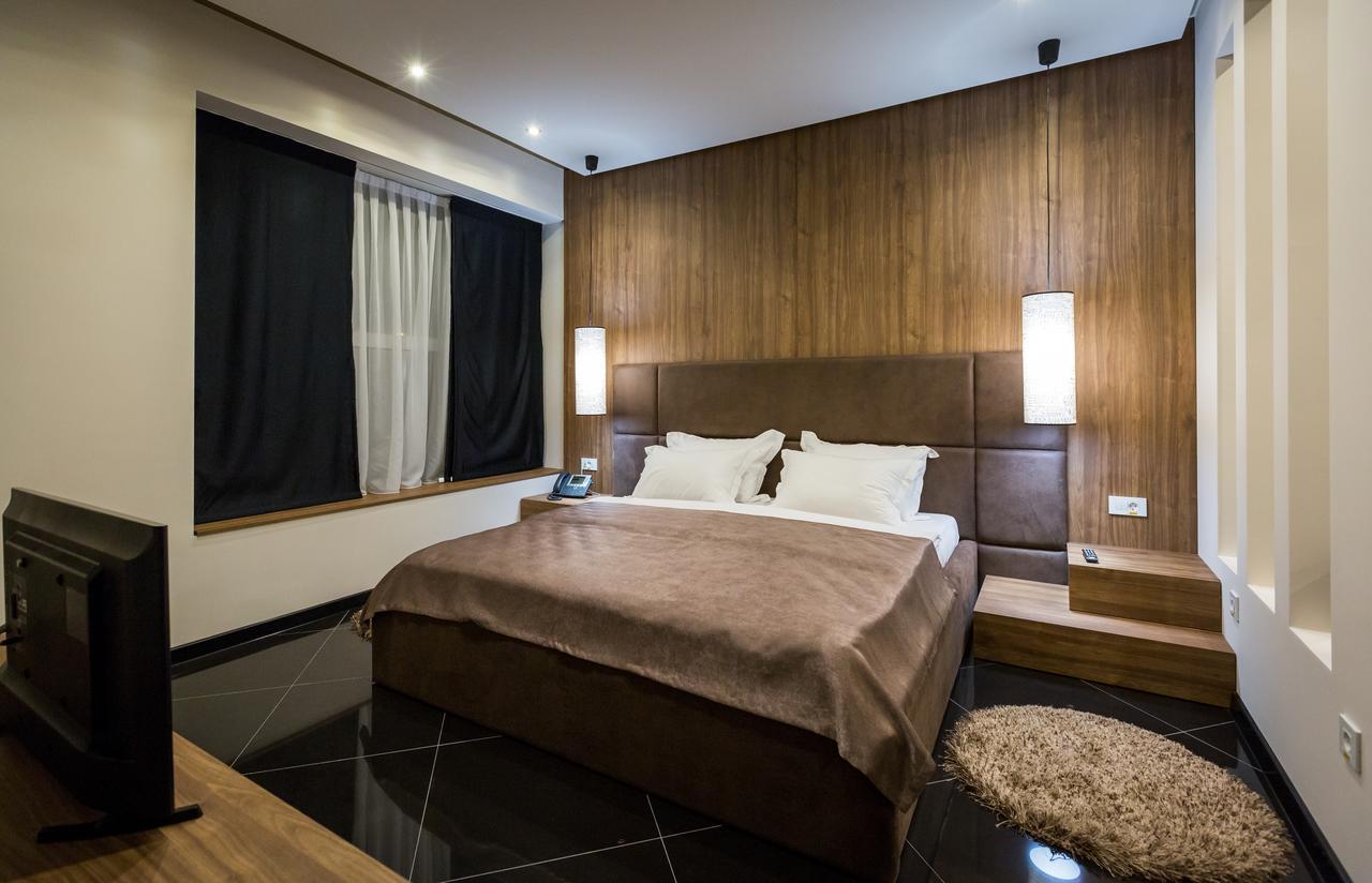 Hotel Crystal Light