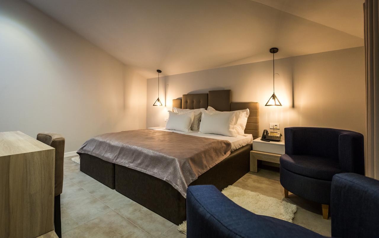 Crystal Light Hotel 4*
